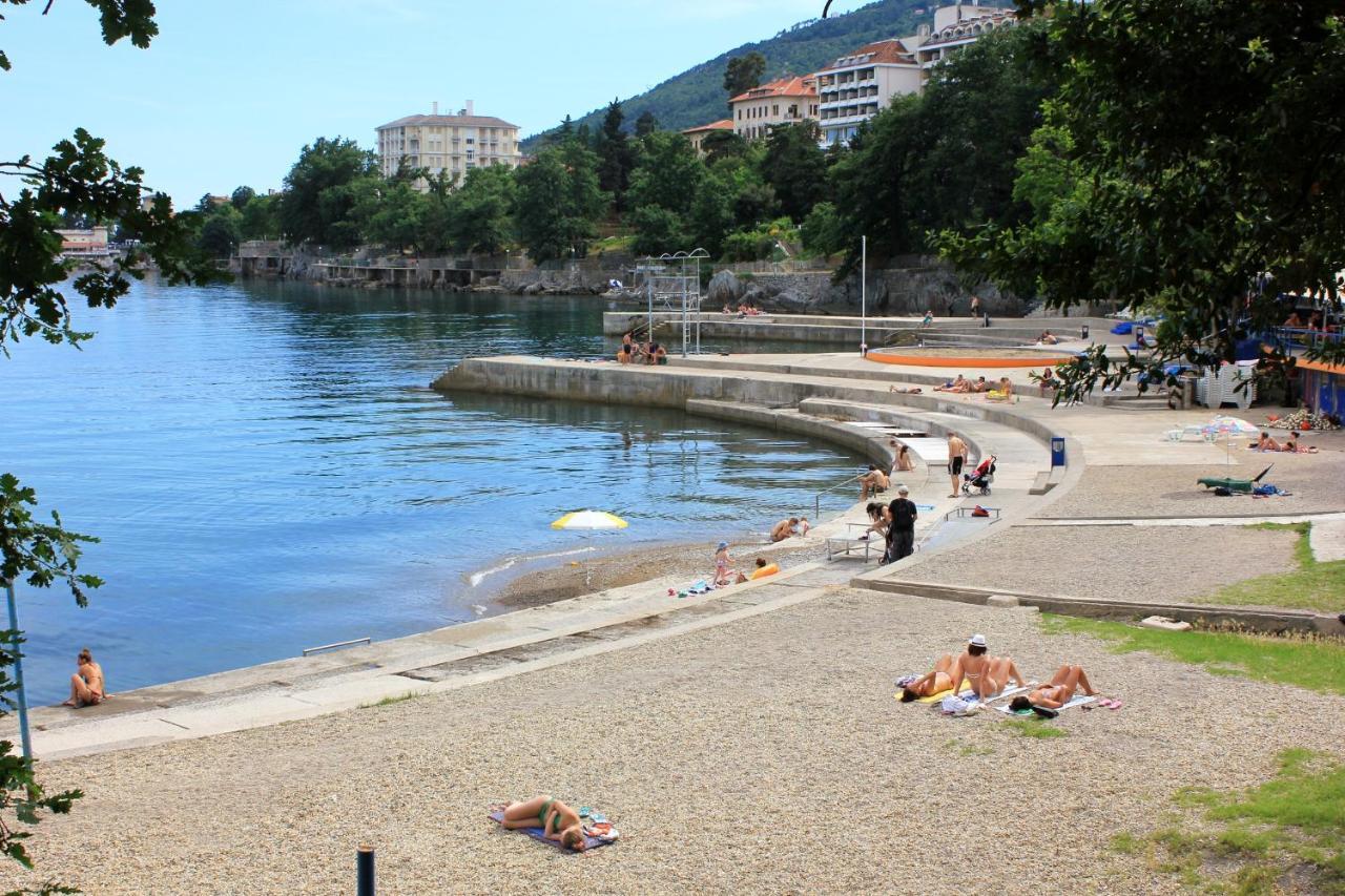 Family Friendly Apartments With A Swimming Pool Lovran, Opatija - 14178 Екстериор снимка