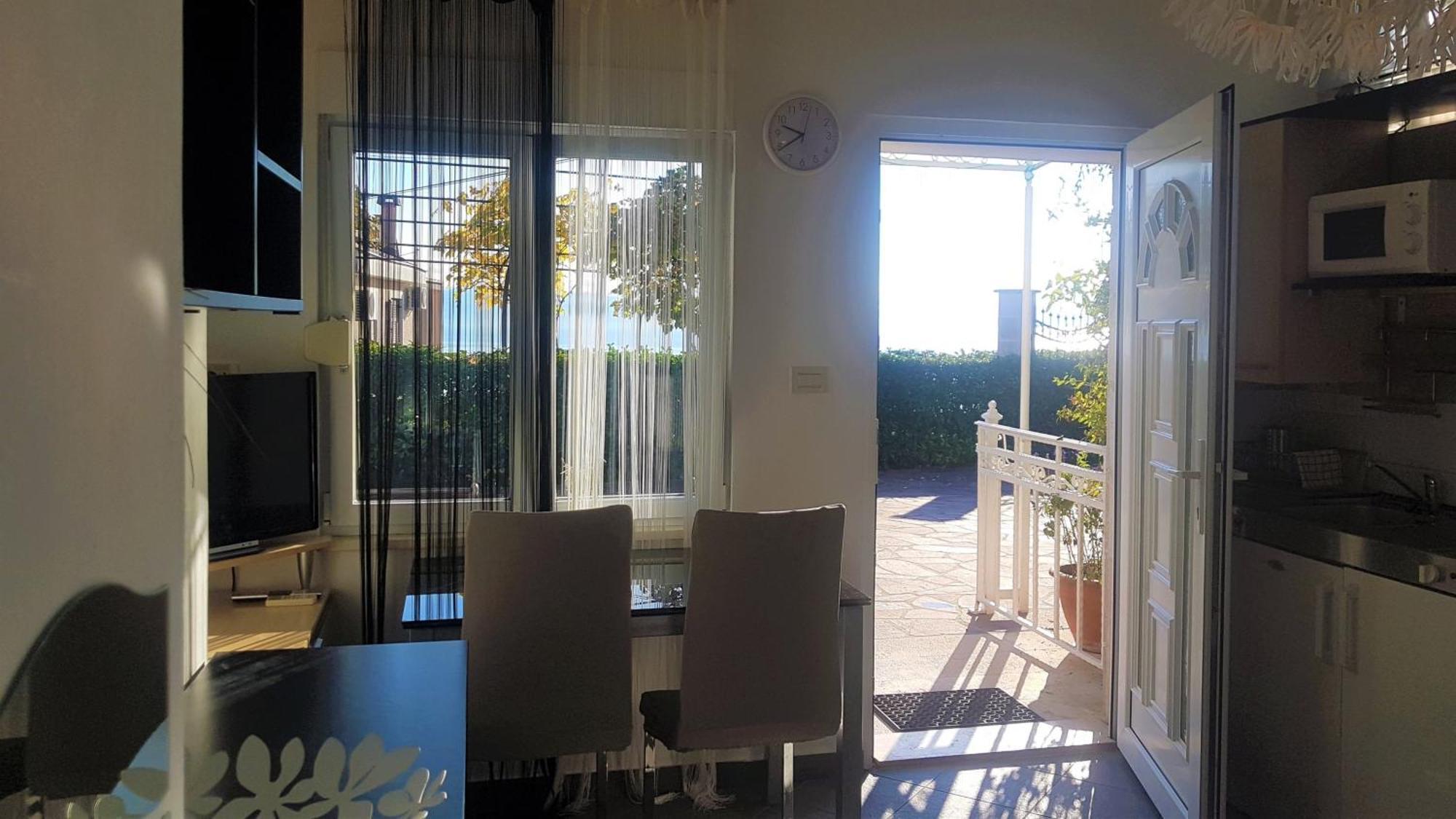 Family Friendly Apartments With A Swimming Pool Lovran, Opatija - 14178 Стая снимка