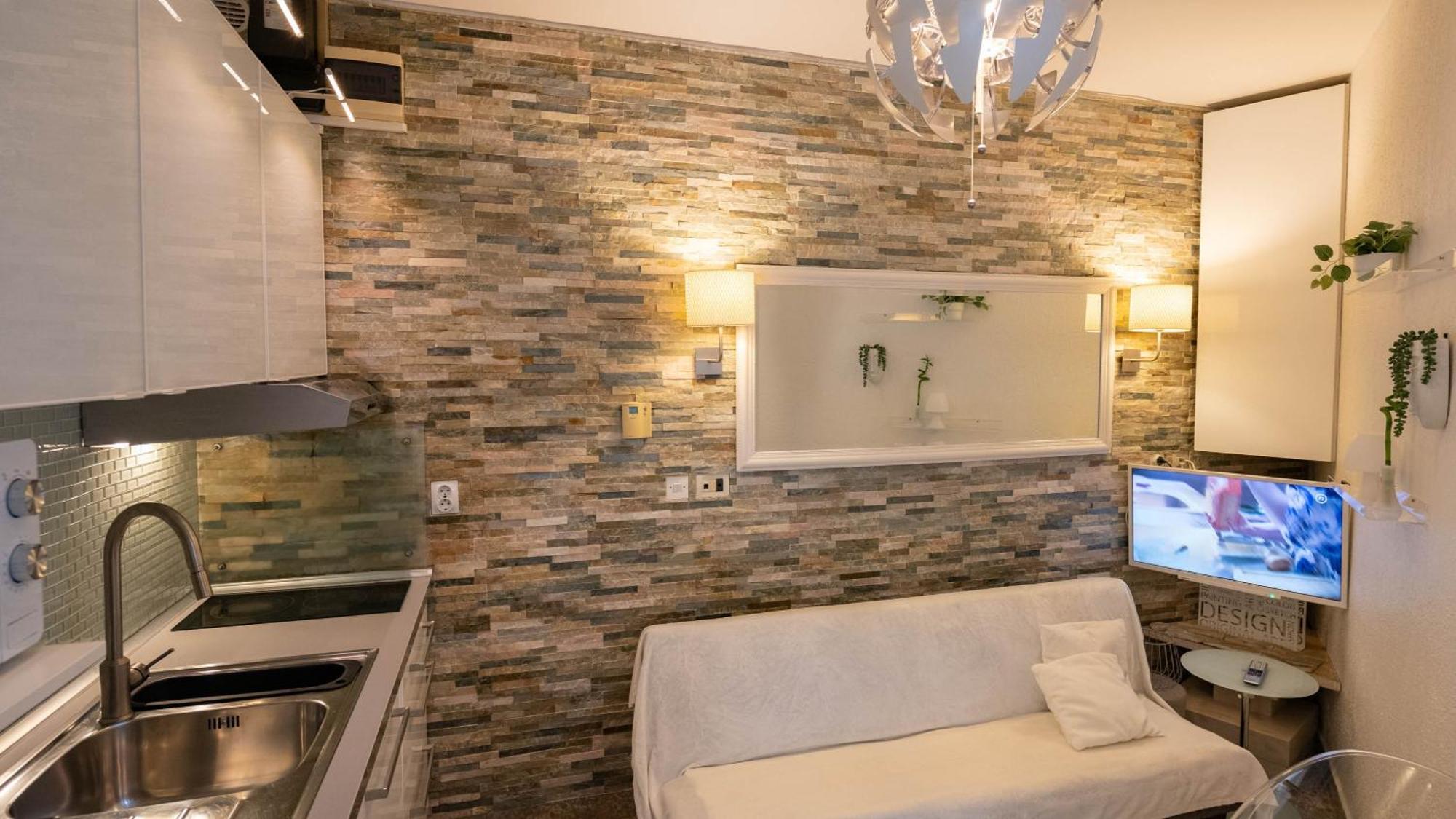 Family Friendly Apartments With A Swimming Pool Lovran, Opatija - 14178 Стая снимка