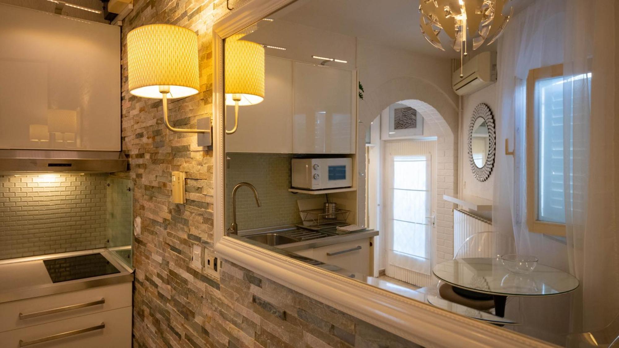 Family Friendly Apartments With A Swimming Pool Lovran, Opatija - 14178 Стая снимка